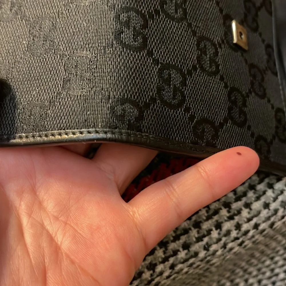 Authentic Vintage Gucci wallet
